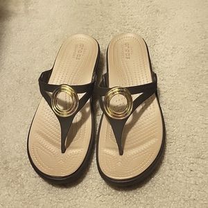 Crocs thongs 10W